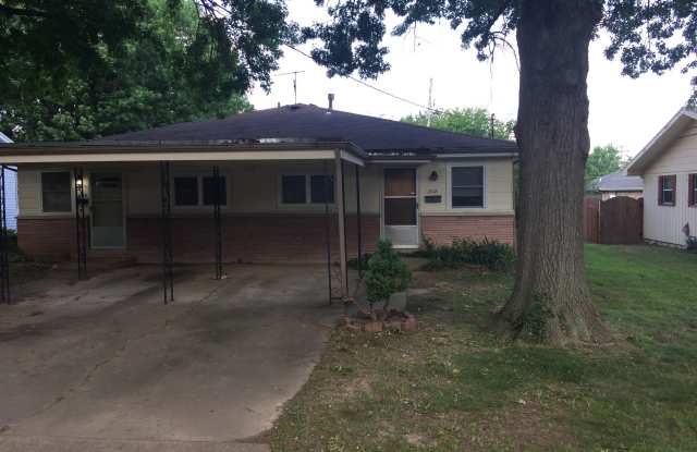 2038 South Fairway Avenue - 2038 South Fairway Avenue, Springfield, MO 65804