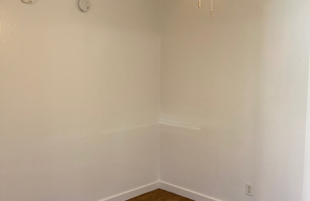 408 E Monterey Ave Gallery 2