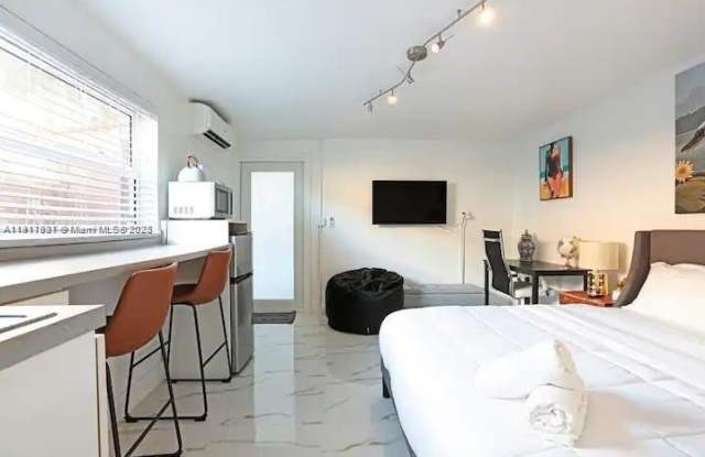 1100 NE 1st Ave - 1100 Northeast 1st Avenue, Fort Lauderdale, FL 33304