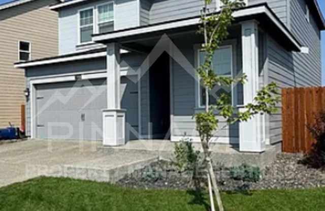 Stylish 4 bed/2.5 bath house Gallery 1