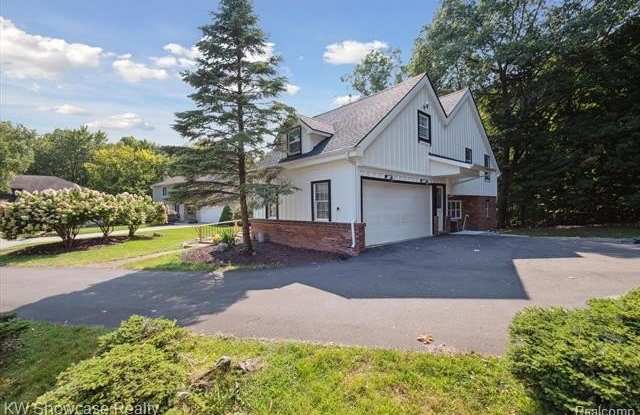 38996 HOLSWORTH Court Gallery 4
