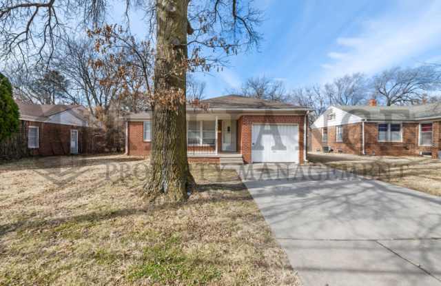 363 North Woodlawn photos photos