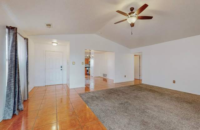 NORTH WEST 3/BD 2/BA 2/CG House Gallery 4