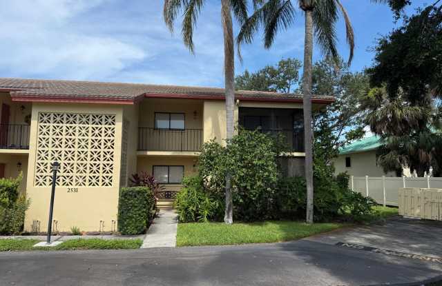 2 Bedroom 2 Bath Ground Floor Condo Centrally Located photos photos