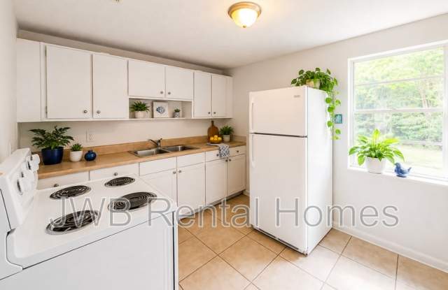 5742 Newberg Ln Gallery 3