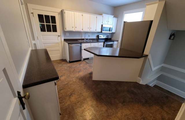 636 21st Street - 636 21st Street, Bettendorf, IA 52722