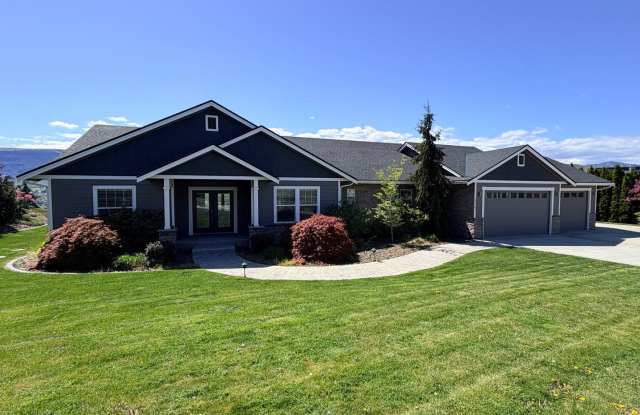 Luxury, golf course living with VIEWS! 3+ bed, 3 bath, three car garage and so much more! photos photos