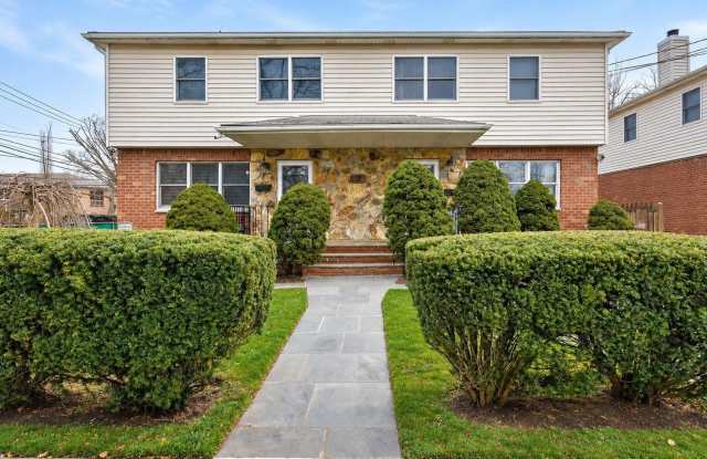 2 Pequot Avenue Gallery 1
