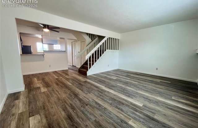 2433 Cherokee Park Place Gallery 2