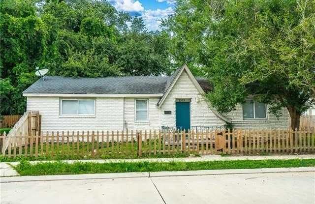1535 HARRISON Avenue photos photos