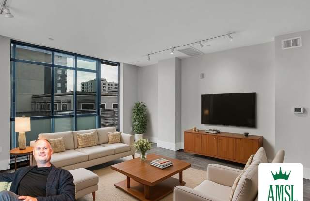 Tasteful and elegant 1br Civic Center apartment with parking, A/C and in-unit laundry! - 818 Van Ness Avenue, San Francisco, CA 94109