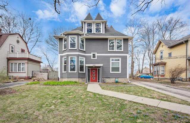 1140 East Johnson Street - 4 photos photos