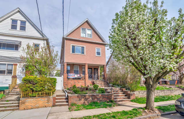142 HUMPHREY AVE photos photos