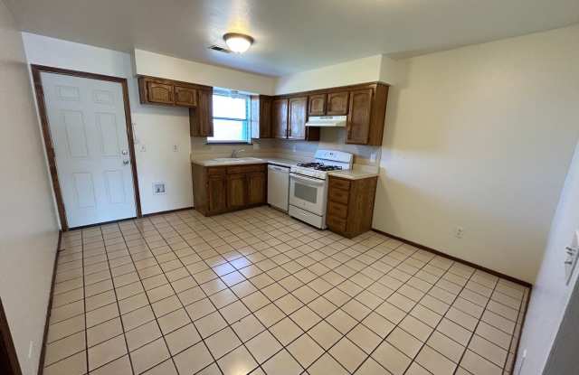 Cute 2 bed 1 bath you don't want to miss! photos photos