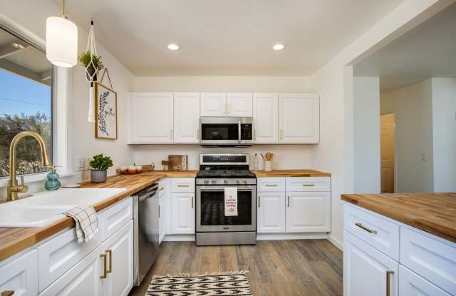 3 Bedroom, remodeled home in the heart of Joshua Tree photos photos