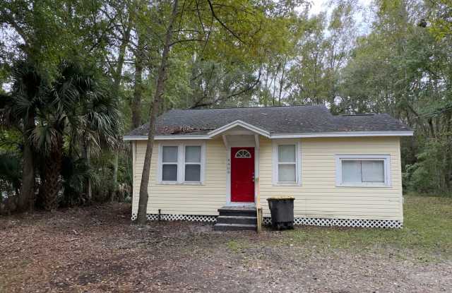 Northisde 2/1 For Rent! MOVE IN SPECIAL! - 4408 Kenndle Road, Jacksonville, FL 32208