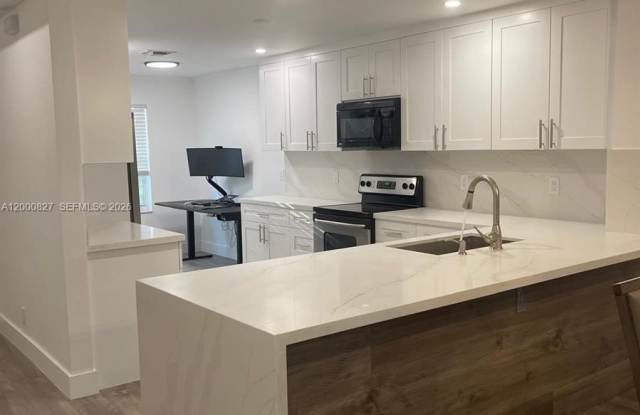 4136 Pine Ridge Ln photos photos