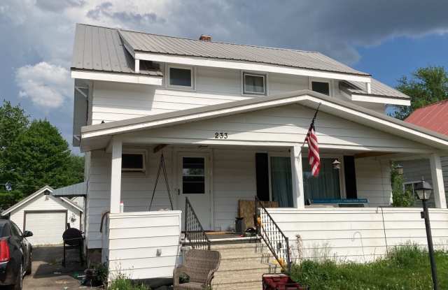 3 Bed 2 Bath Single Family Home in Antigo photos photos