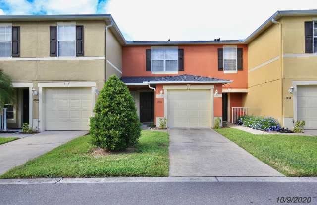 Beautiful 2/2.5 Townhome in the Gated Community of Waterford Villas - East Orlando is Available Now! photos photos