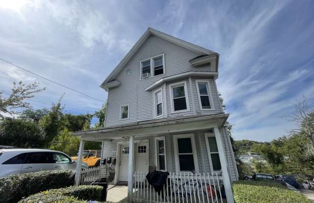 152 Wolcott Street unit: 2 photos photos