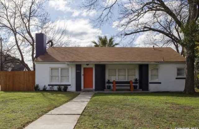 Charming 3 Bedroom Home Near Woodlawn Lake in Central San Antonio photos photos Charming 3 Bedroom Home Near Woodlawn Lake in Central San Antonio photos photos