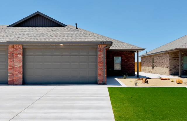 Great Three Bedroom, 2 Bath Townhouse in Escondido - Frenship ISD photos photos