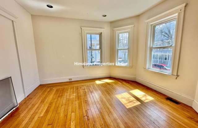 17 Edison Ave. Gallery 3