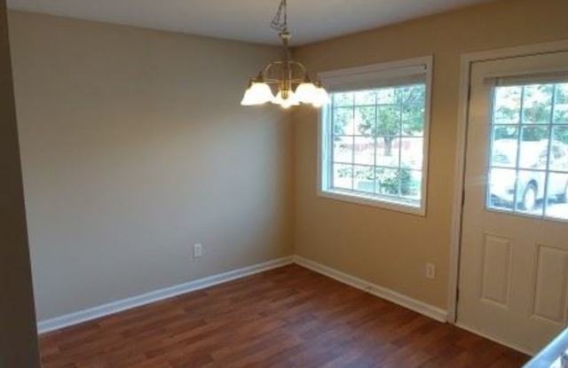 9 E Newnan Road Gallery 4
