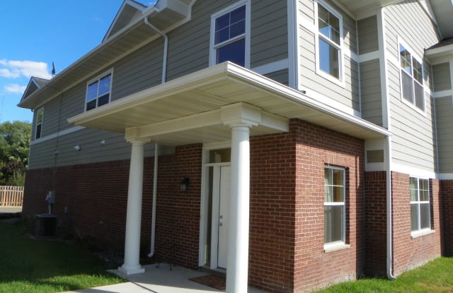 3668 Coon Rapids Blvd NW - 3668 Coon Rapids Boulevard Northwest, Coon Rapids, MN 55433