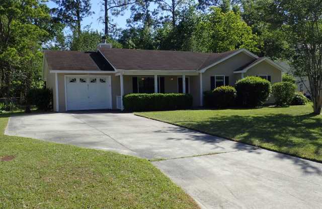 911 Pine Cone Cir Gallery 1