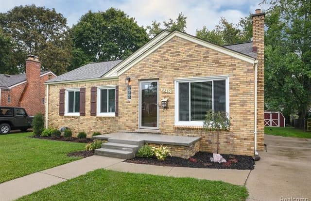 4230 ELMWOOD Avenue - 4230 Elmwood Avenue, Royal Oak, MI 48073