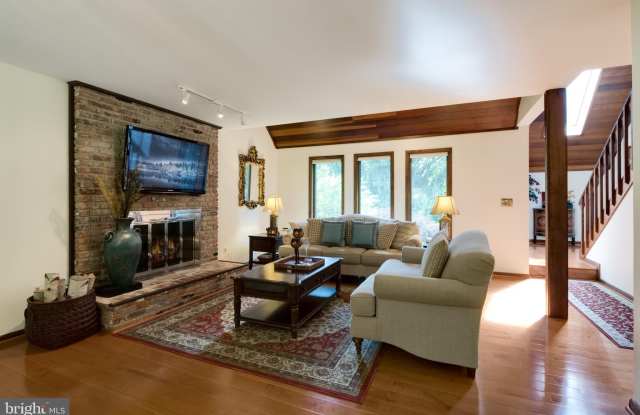 1185 GREAT OAK Court Gallery 3
