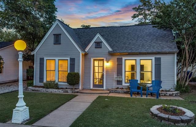 1004 N College Street - 1004 North College Street, McKinney, TX 75069