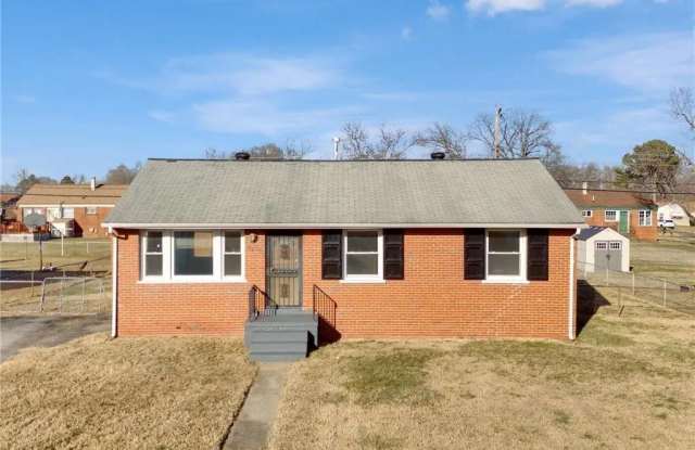 2210 Carneal St - 2210 Carneal Street, East Highland Park, VA 23223