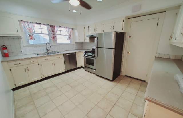 43 Mohegan Avenue - 43 Mohegan Avenue, Stamford, CT 06902