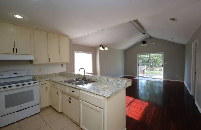 2747 Tyndall Drive Gallery 4