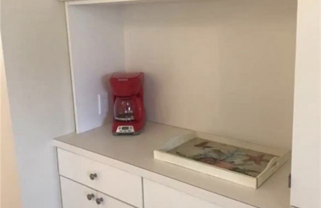 235 Seaview Ct Gallery 4