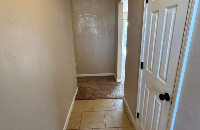 3 bedroom NOW AVAILABLE in the MAC school district! Gallery 3
