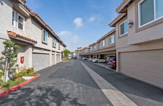 Canyon Crest Townhomes Gallery 4