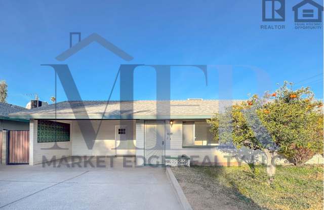 3Bed/2Bath Apartment at 48th St/Thomas! Move-In Ready on 05/14/2026!--FENCED-IN YARD! NO HOA! photos photos