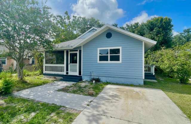 Spacious 4 Bedroom 2 Bathroom Single Family House in Sarasota photos photos