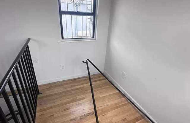 419 E 9th St photos photos