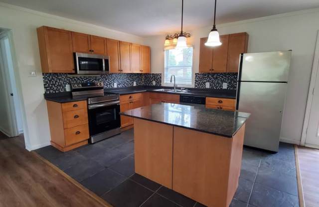!!500!! Move-IN Discount  Spacious 4BR/2BA Home with Brick Exterior, Large Open Living Area, and Pet-Friendly in Valdosta, GA! Gallery 4