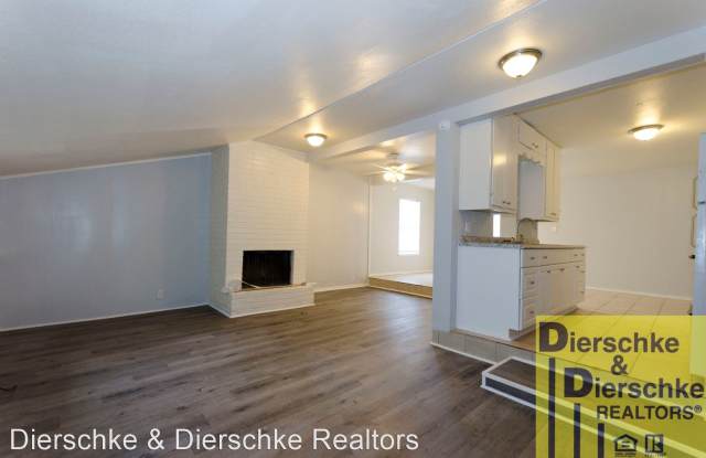 1101 Clairmont Gallery 3