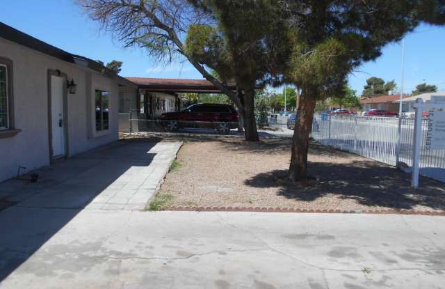 Amazing Single Story Home with Separate Studio! Gallery 3