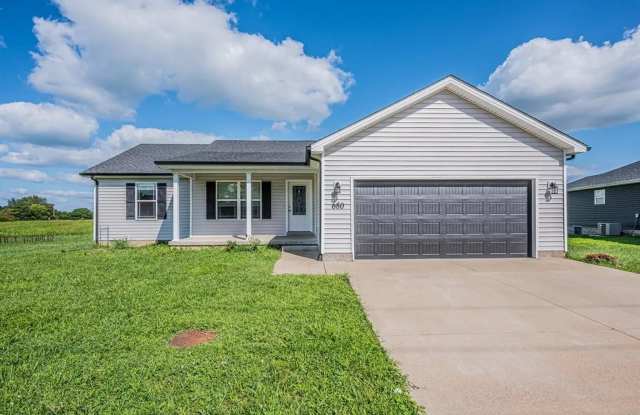 3 Bed/2 Bath Home with 2 Car Garage Gallery 1