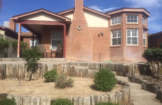 5029 Calle De Carino NE - 5029 Calle De Carino, Albuquerque, NM 87111