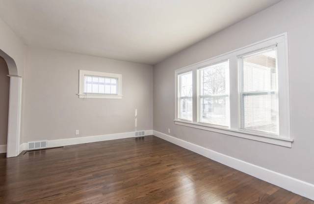 Single Family Home for Rent in Racine! Gallery 3