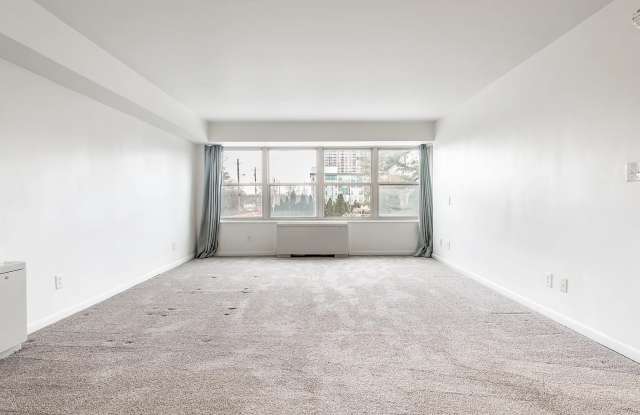 3965 N Meridian St Apt 2J Gallery 2