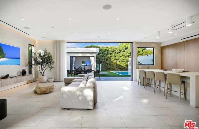 6687 Colgate Ave photos photos